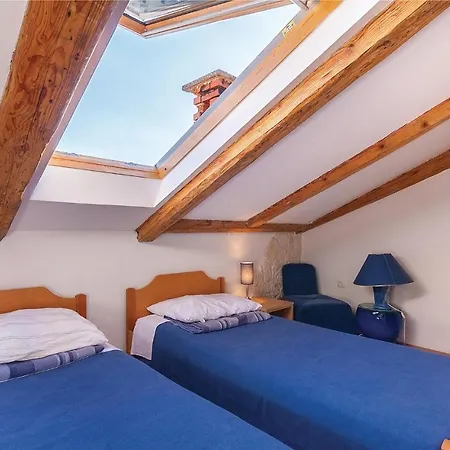 Titova Riva Cr * Fažana